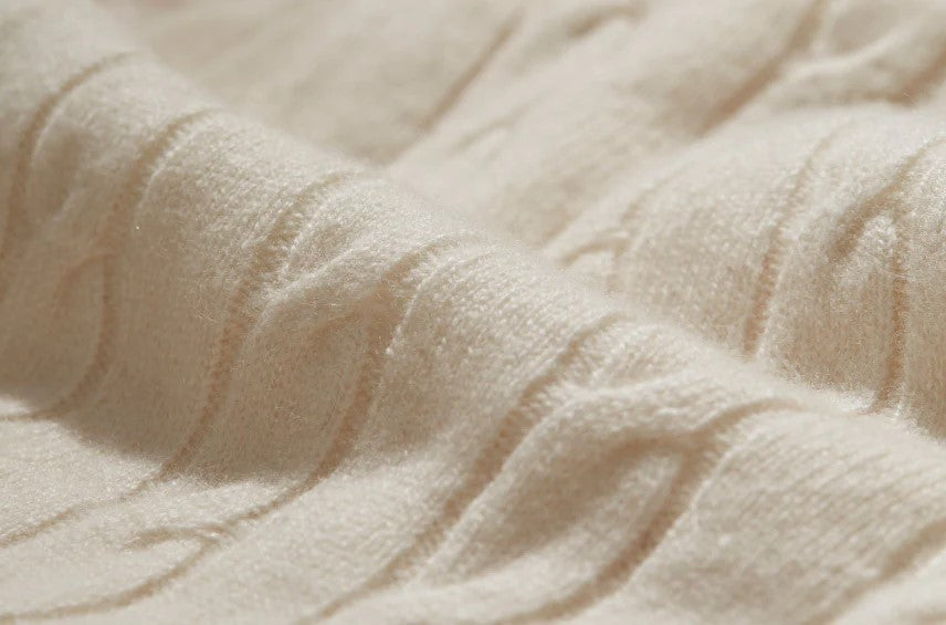 Coperta a trecce in cashmere baby