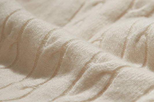 Coperta a trecce in cashmere baby