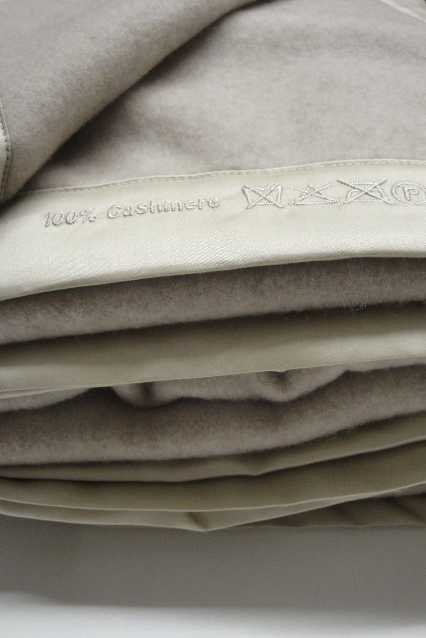 Coperta Lara